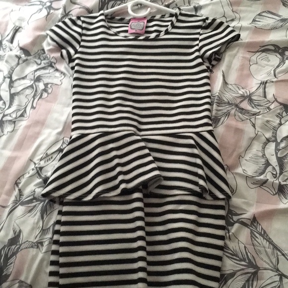A kids dress - Picture 1 of 1
